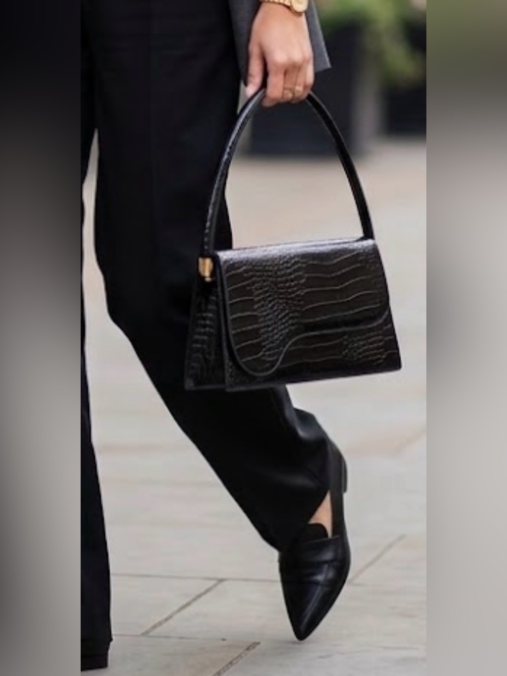 Black glossy crocodile pattern purse, short handle, front flap, 2-snap closure